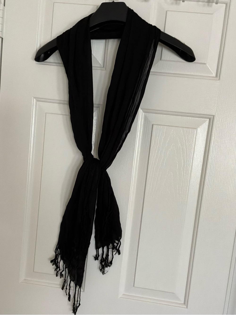 Black Women's Lightweight Fringed Scarf